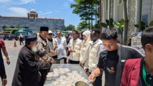 Bakso dan Nasi Kotak Lazismu Jatim Jadi Primadona di Fashmu 2 Muhammadiyah Jawa Timur