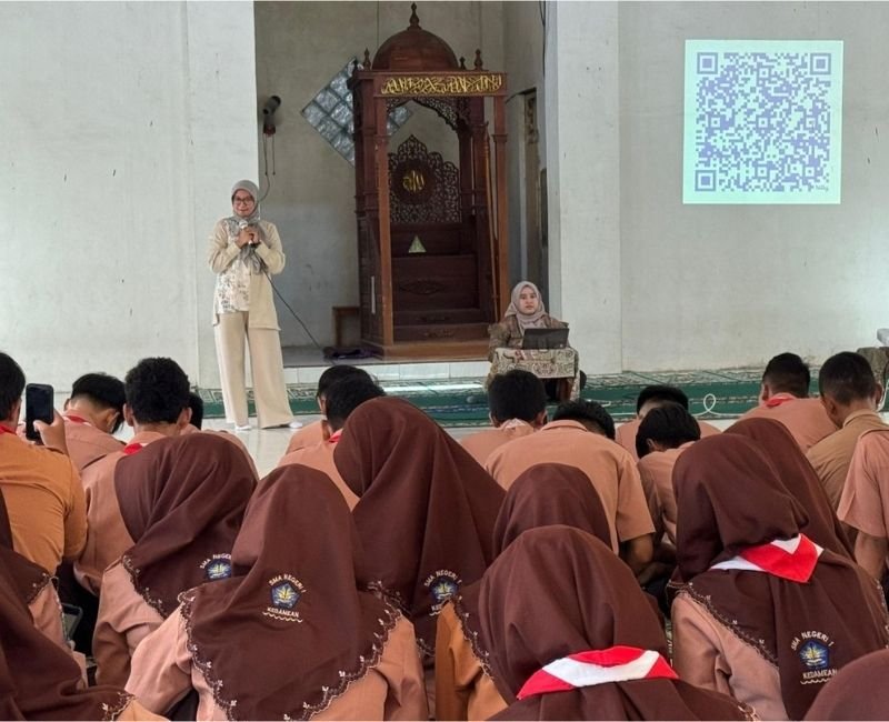 Prodi Agribisnis UMG Dorong Siswa SMA Negeri 1 Kedamean Kuasai E-Commerce