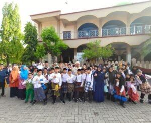 Kafilah PCM Kebomas Meriahkan MTQ ke-5 PDM Gresik dengan Semangat Anak-anak dan Iringan Drumband