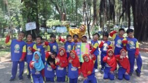 Kelas Alam SD Muhammadiyah 7 Surabaya: Belajar Menyenangkan di Taman Flora Bratang