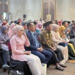 Suasana Haru Doa Bersama di Pelantikan Dokter Periode VIII FK UM Surabaya