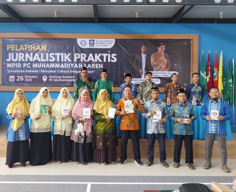 Sepasang Aktivis Dakwah dari Laren: Menyemai Cahaya Lewat Tulisan