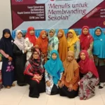 Rela Meninggalkan Akhir Pekan Demi Bisa Menulis