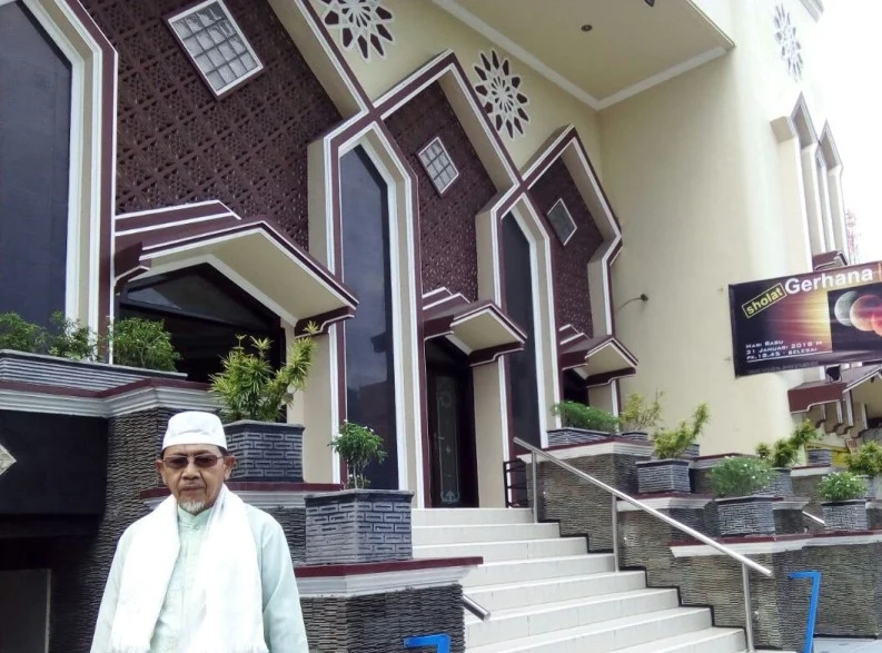 Masjid Ini Menyediakan 500 Nasi untuk Shalat Gerhana Bulan