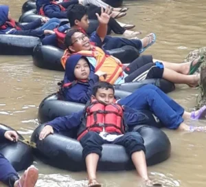 Asyiknya Belajar Ekosistem dengan Menyusuri Goa Pindul