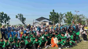 Senam Sehat Warnai Pagi Cerah di Desa Pacuh Bersama Mahasiswa KKN UMG