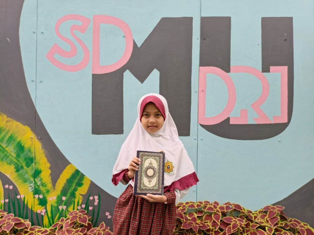Mantap Bercita-Cita Jadi Dokter Muslimah, Siswa SD Muhammadiyah 1 Driyorejo Lampaui 2 Juz saat Munaqosah