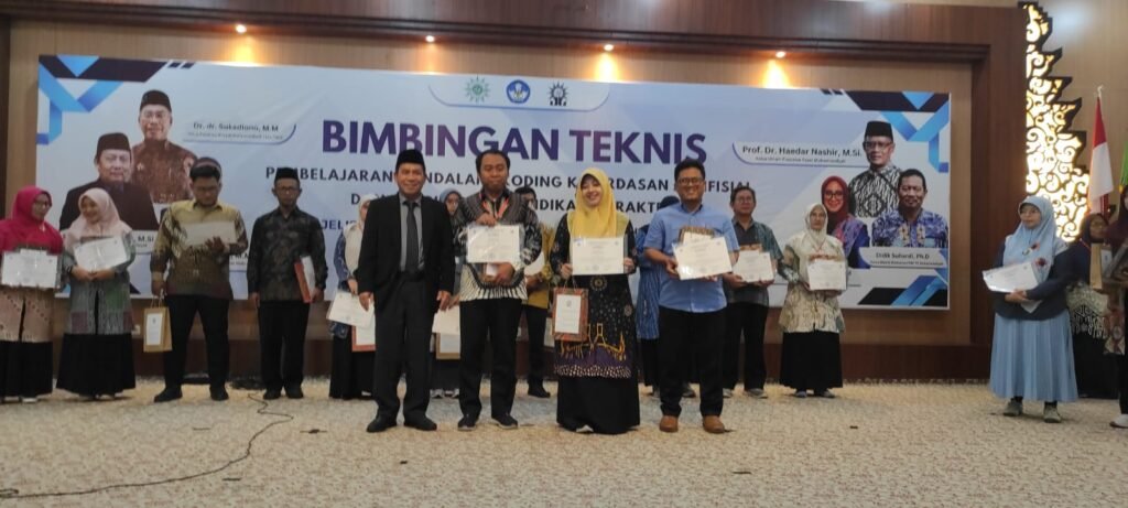 Kembali Ukir Prestasi, Dua Guru Smamda Surabaya Sabet Predikat Peserta Terbaik Bimtek Guru Muhammadiyah se-Jatim