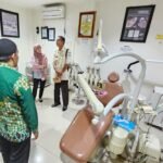 Klinik Muhammadiyah Lamongan Hibahkan Kursi Gigi, Dukung Kebangkitan Klinik Modo