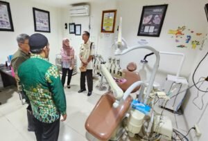 Klinik Muhammadiyah Lamongan Hibahkan Kursi Gigi, Dukung Kebangkitan Klinik Modo
