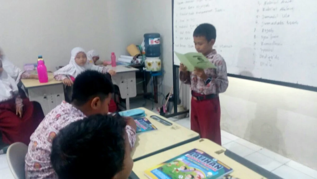 Asyiknya Menulis dan Menceritakan Pengalaman saat Liburan