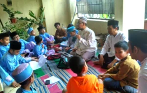 Ngaji Tak Melulu di Masjid, Santri TPQ Ini Adakan Tadarling