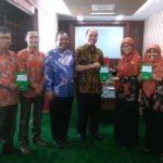 Ketika 4 Guru SD Penulis “Gila Nulis Berita Sekolah” Tersanjung Sambutan Rektor yang Wow!