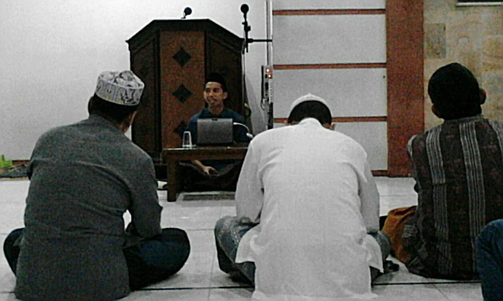 Tebar Energi Positif Makin Mendekatkan Diri ke Tuhan