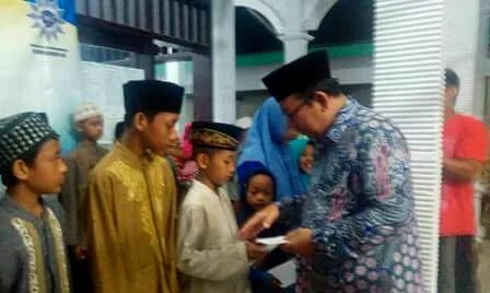 Bahagia dengan Anak Yatim: Usap Rambutnya, Sapa, dan Layani dengan Santun