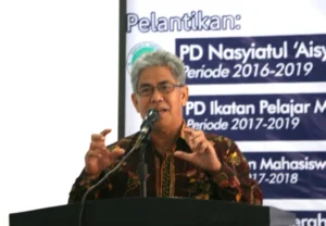 Orang Miskin Dilarang Jadi Gubernur