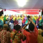 Walikota Tri Rismaharini Jadi Rebutan Foto Bersama Peserta Tanwir Aisyiyah