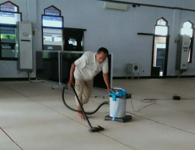 Mendidik Anak Sembari Merawat Masjid, Dua Rahasia Sukses Pak Udin