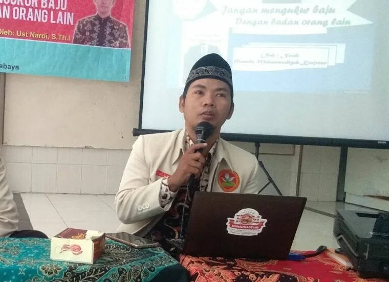 Jangan Mengukur Baju dengan Badan Orang Lain