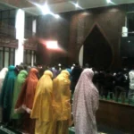 Nikmatnya Shalat Subuh dengan Pemandangan Candi Prambanan Tertutup Kabut