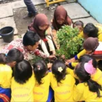 Cara Kreatif Tanamkan Cinta Lingkungan pada Siswa