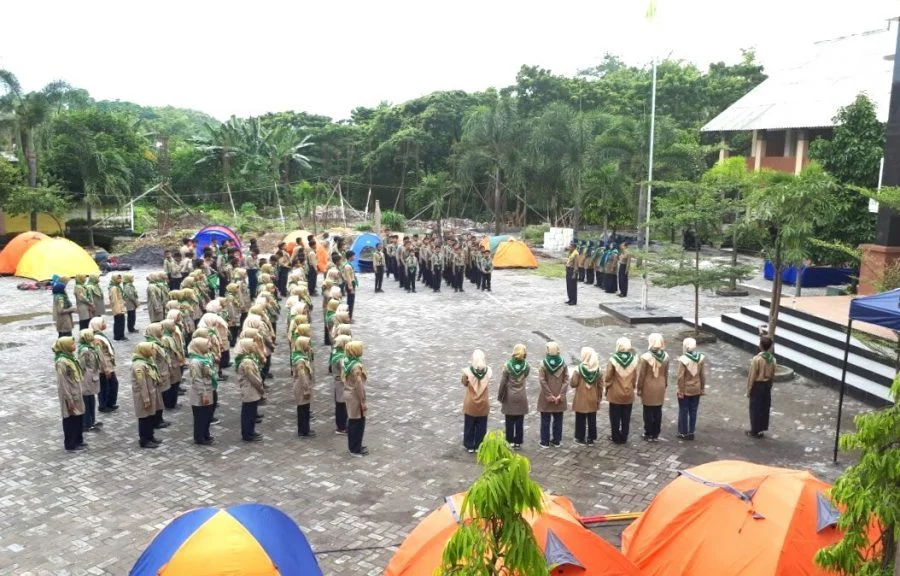 Semangati Pandu, “Gubernur” HW Jatim Jelaskan Makna Lambang-Lambang Kepanduannya