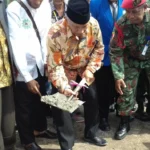 Letakkan Batu Pertama Sekaligus Sumbang 50 Juta