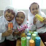 Serunya Bikin Visualisasi Bangun Ruang dari Kertas Warna-warni