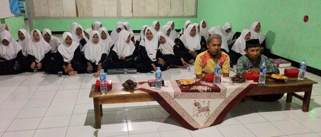 Malam Inagurasi Siapkan Santriwati Hadapi UN