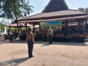 Kemah Bhakti DKP SMP Muhammadiyah 1 Babat Latih Kemandirian Siswa di Pantai Mangrove Jenu