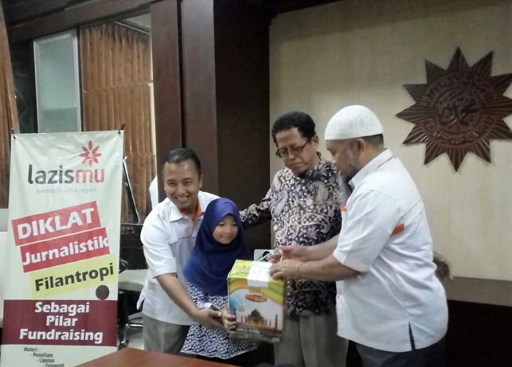 Gadis Cilik Sumbang Korban Banjir, Semangat Filantropi Diabadikan lewat Tulisan