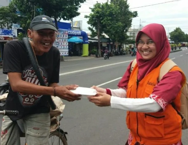 Lazismu Situbondo Luncurkan Program Senasib: Sedekah Nasi Bungkus