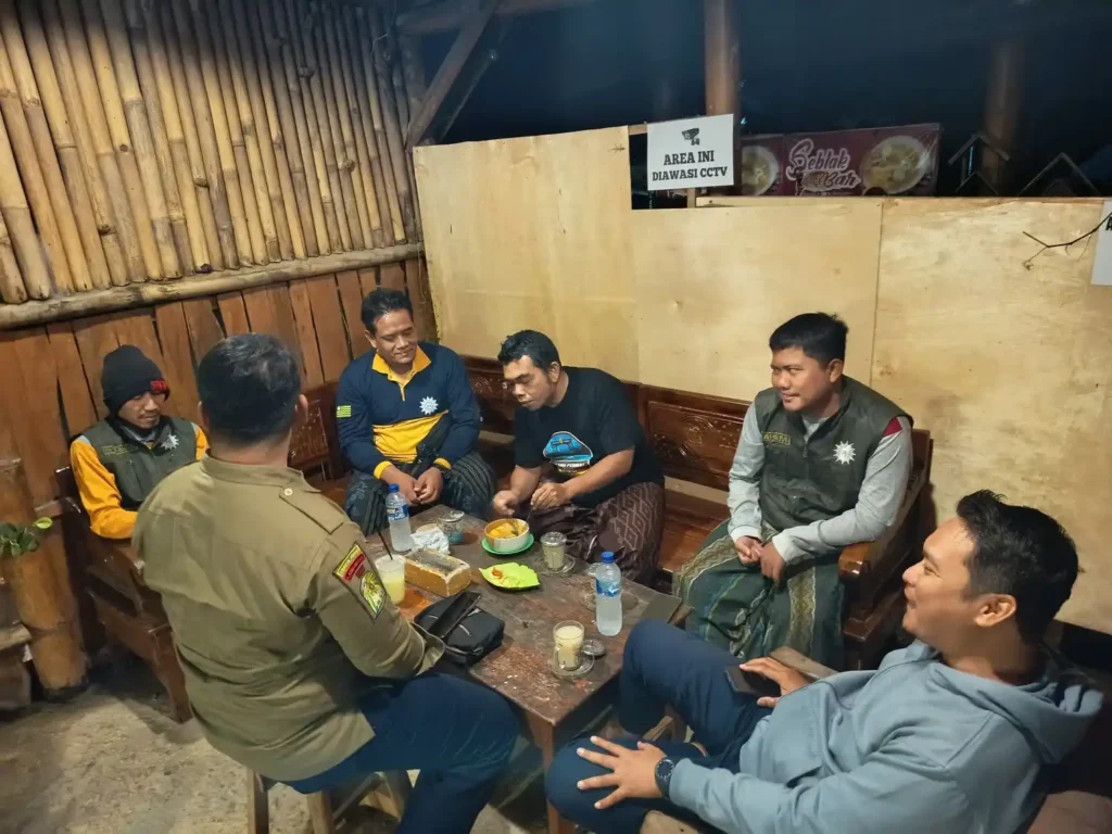 Malam Tak Jadi Alasan: Kwarda Hizbul Wathan Lamongan Gelar Diskusi Hangat Jelang Outbond PKPM 2025