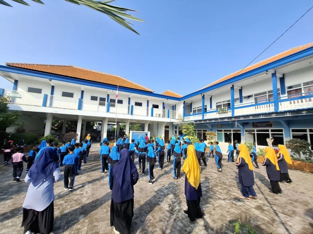 Cara Seru MI Muhammadiyah 1 Gumeno Peringati Hari Anak Nasional 2025