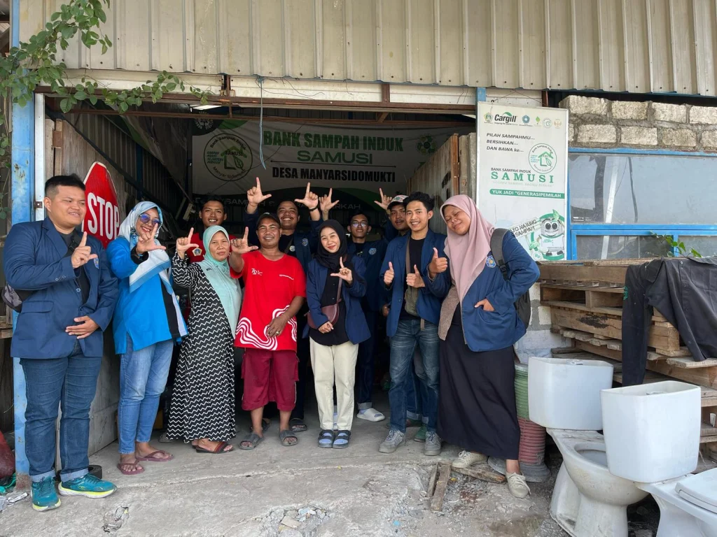 Mengikuti Kunjungan Edukatif Mahasiswa KKN UMG di BSI Desa Manyar Sidomukti Gresik