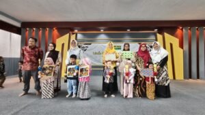 Semarakkan Hari Batik dengan Lomba Membatik bersama Orang Tua (Mamamia)