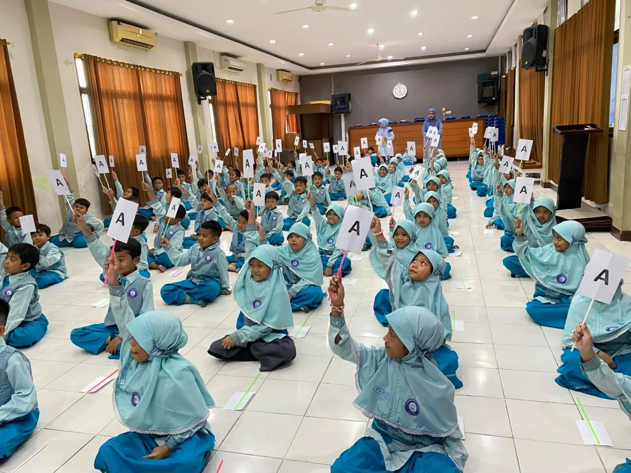 Dua Kali Draw! Siswa SDMM Berebut Gelar Juara Lomba Ranking 1