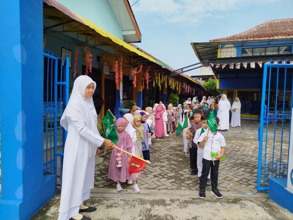 Meriahkan Hari Santri 2025, PAUD ABA PERCONTOHAN Bojonegoro Adakan Pawai Ta’aruf Kelilingi Jalan Protokol Kota