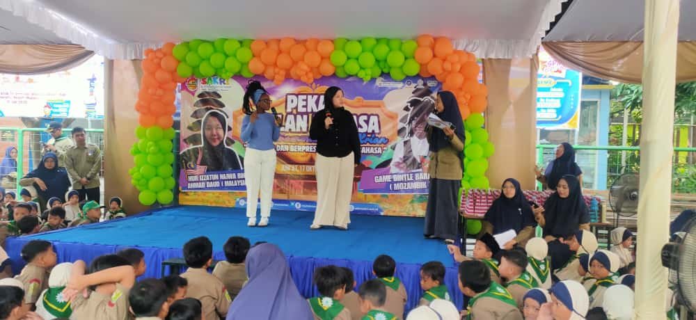 Perayaan Pekan Bulan Bahasa di SD Sakri: Hadirkan Penutur Asing, Pacu Semangat Berkarya dan Berprestasi