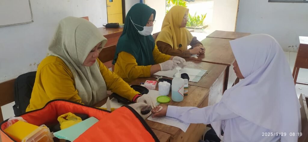 Puskesmas Sananwetan Kota Blitar Gelar Pemeriksaan Kesehatan Gratis di SMP Muhammadiyah 1 Blitar