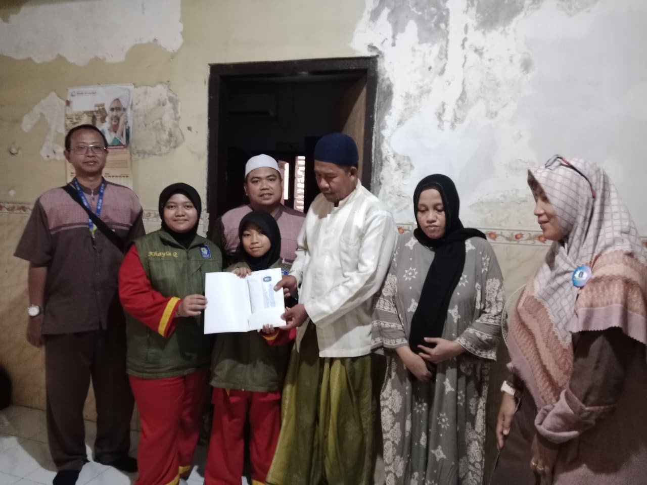 Solidaritas Tanpa Batas: MI Muhammadiyah 25 Surabaya dan IPMJ Peduli Santri Al Khoziny