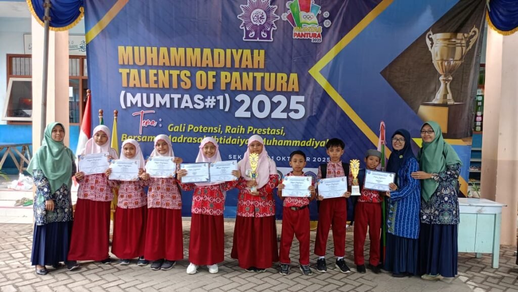 MI Islamiyah Mojopetung Sabet Dua Piala di Ajang MUMTAS PANTURA 2025