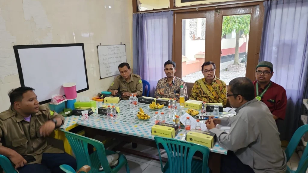Tingkatkan Daya Saing AUM, PCM Kebomas Persiapkan Baitul Arqom Guru dan Karyawan