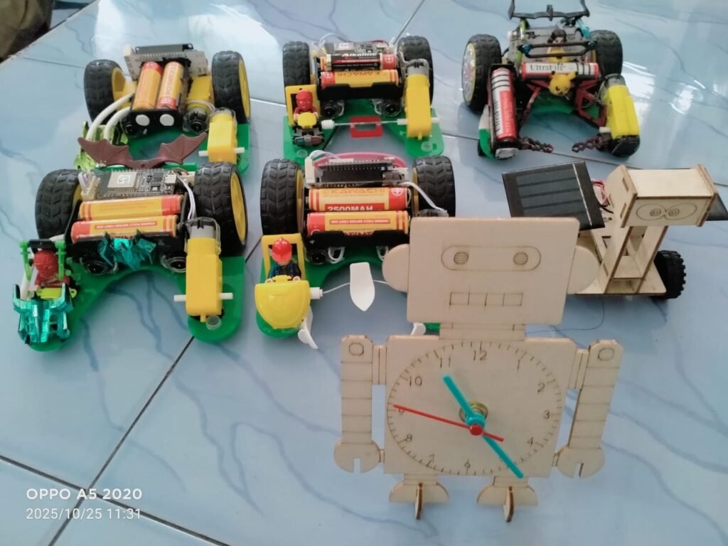 Kreatif! Anak-Anak MIM 18 Sumberrejo Bojonegoro Rakit Robot Bertenaga Surya