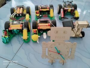 Kreatif! Anak-Anak MIM 18 Sumberrejo Bojonegoro Rakit Robot Bertenaga Surya
