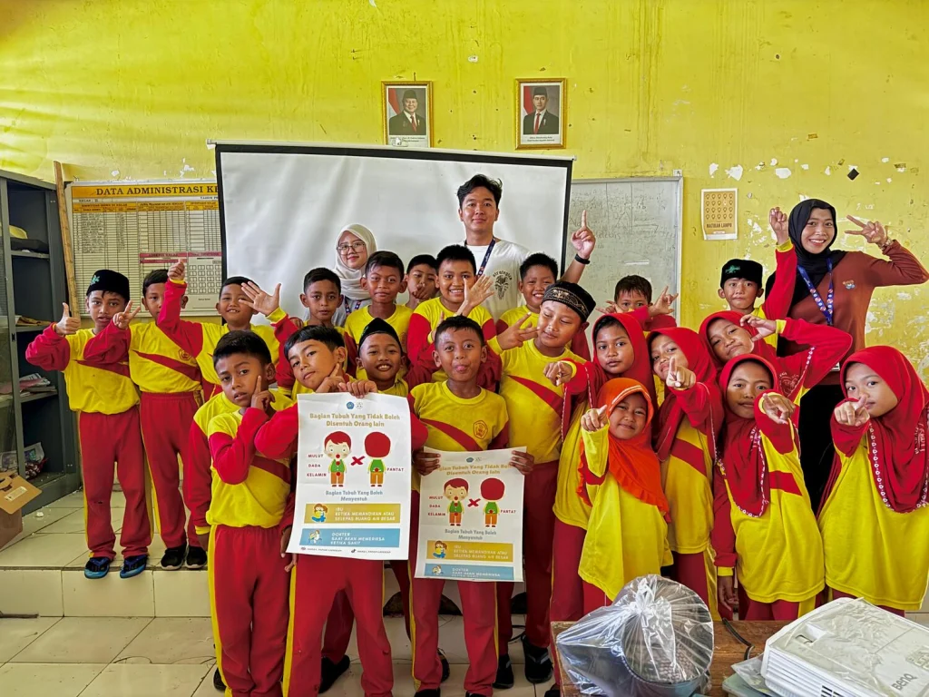 Kenalkan Hak Tubuh Sejak Dini, Mahasiswa Keperawatan UMG Gelar Sosialisasi di SDN 138 Gresik