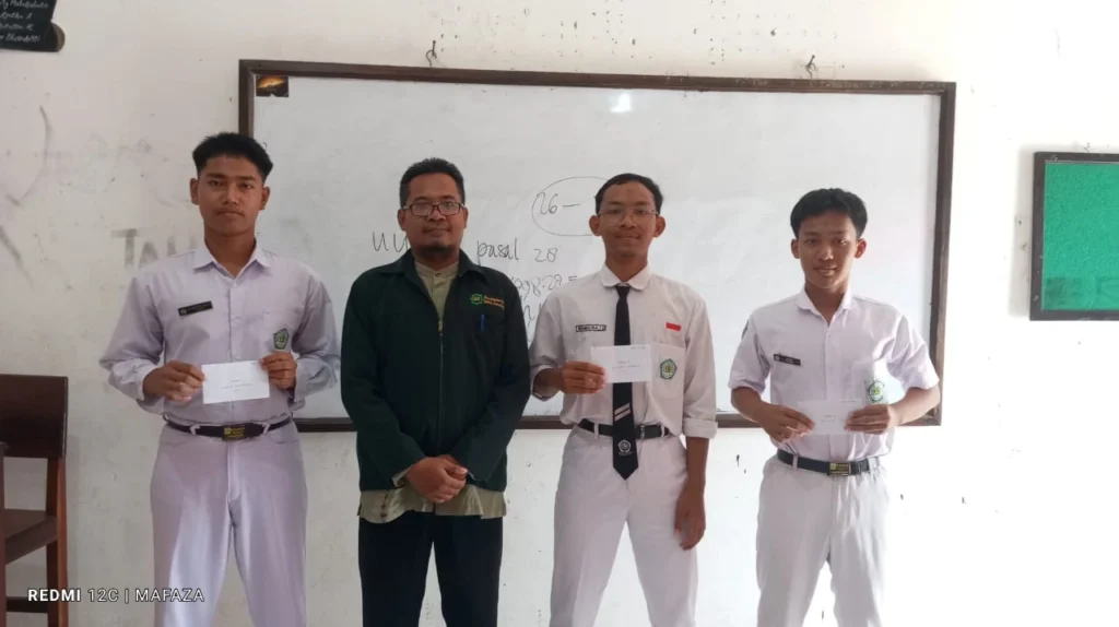 MA Al-Ishlah Apresiasi Bintang Kelas, Rapor PSTS Ganjil Dibagikan Serentak