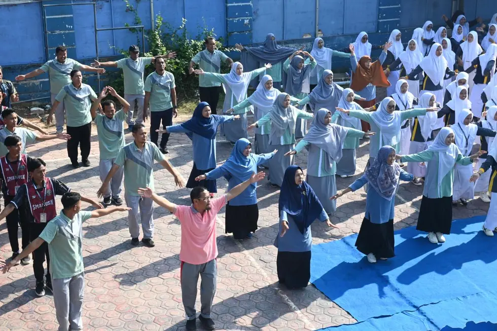 Milad ke-77 Pondok Pesantren Karangasem, SMAMUSIX dan SMPM JIPAT Gelar Senam Sehat dan Makan Bersama