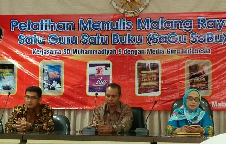 Satu Guru Dianjurkan Menulis Minimal Satu Buku agar Menjadi Guru Bermutu
