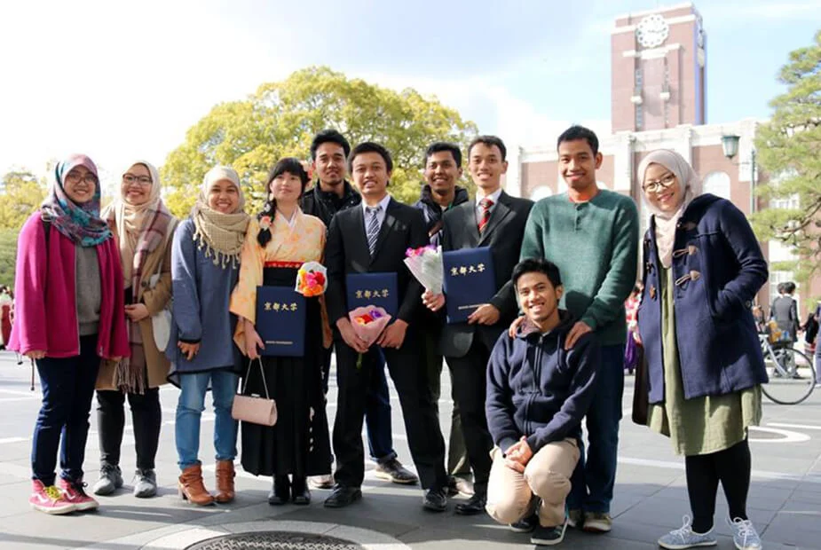 Menjadi Saksi Wisudawan Indonesia di Universitas Kyoto